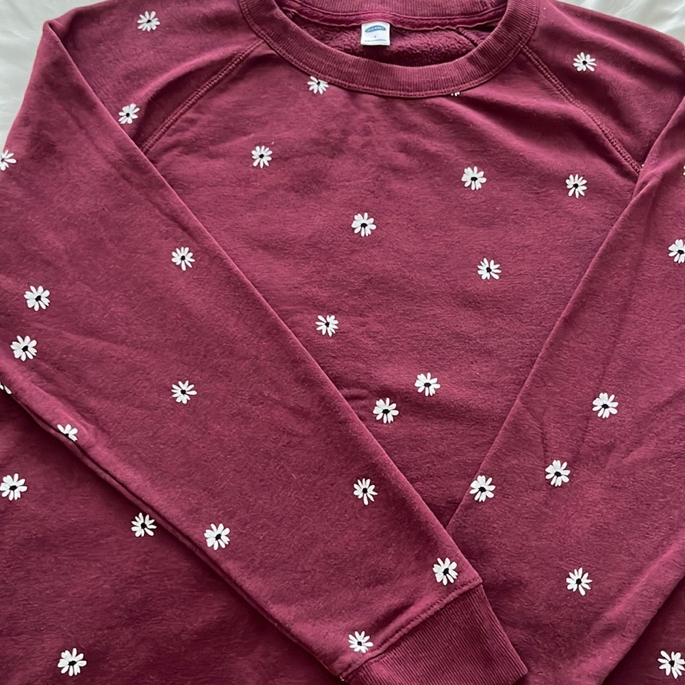 Women’s Old Navy Crewneck Maroon with White Flowers